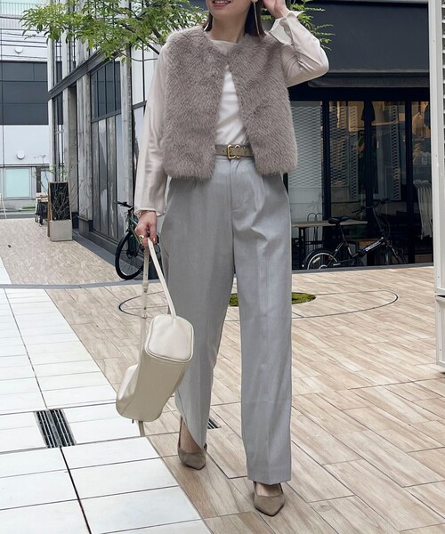 MICO COULIER（ミコクリエ）の「フェイクフォックスファーベスト（ブルゾン・レディース・グレイッシュベージュ/ベージュ・38）」の12枚目の写真