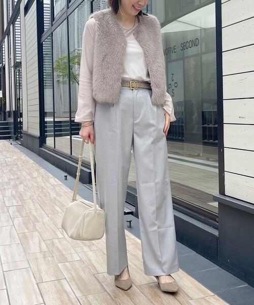 MICO COULIER（ミコクリエ）の「フェイクフォックスファーベスト（ブルゾン・レディース・グレイッシュベージュ/ベージュ・38）」の14枚目の写真