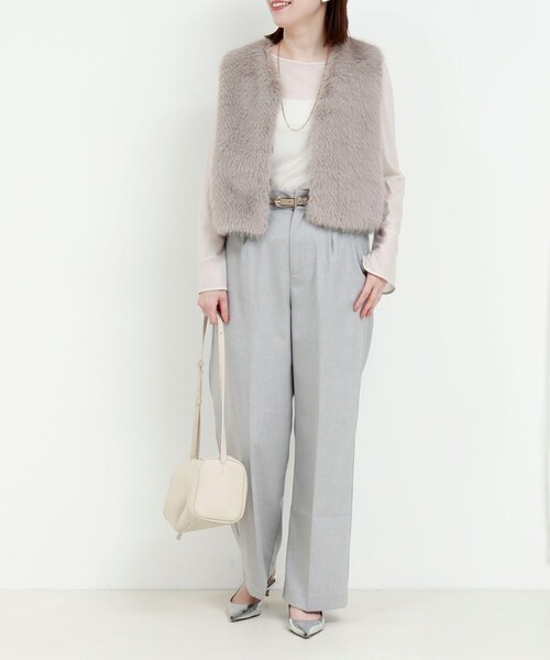 MICO COULIER（ミコクリエ）の「フェイクフォックスファーベスト（ブルゾン・レディース・グレイッシュベージュ/ベージュ・38）」の16枚目の写真