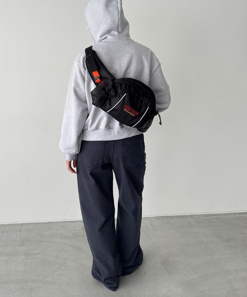 CANAL JEAN（キャナルジーン）の「Marmot　Excursion ウエストバッグ（ボディバッグ/ウエストポーチ・レディース・ブラック・ONE SIZE）」の4枚目の写真