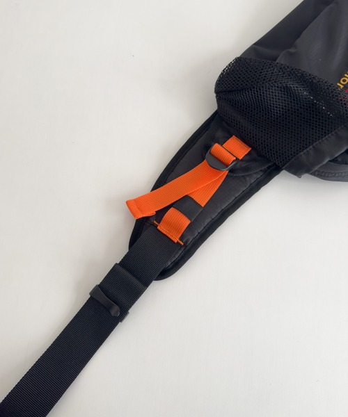 CANAL JEAN（キャナルジーン）の「Marmot　Excursion ウエストバッグ（ボディバッグ/ウエストポーチ・レディース・ブラック・ONE SIZE）」の12枚目の写真