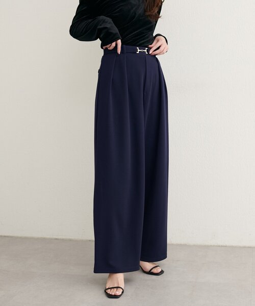 natural couture（ナチュラルクチュール）の「ビットベルトストレッチパンツ（その他パンツ・レディース・ブラック/ネイビー/ブラウン/グレイッシュベージュ・SMALL/MEDIUM）」の2枚目の写真