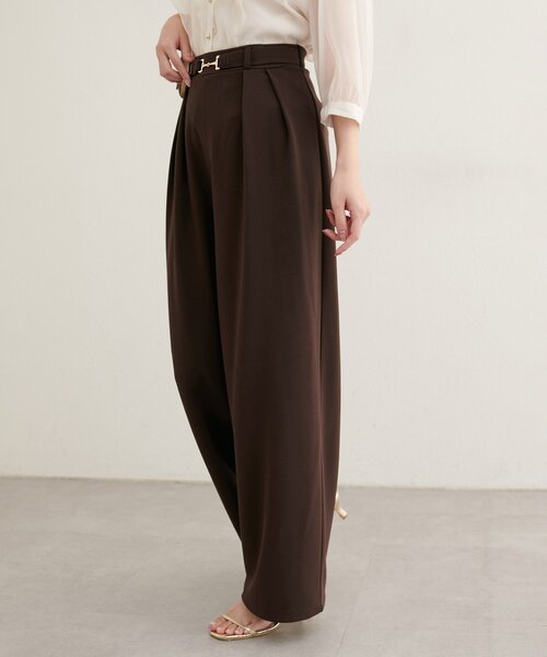 natural couture（ナチュラルクチュール）の「ビットベルトストレッチパンツ（その他パンツ・レディース・ブラック/ネイビー/ブラウン/グレイッシュベージュ・SMALL/MEDIUM）」の3枚目の写真