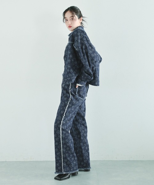 RAGEBLUE（レイジブルー）の「フラワー柄フリンジデニムパンツ/セットアップ対応（デニムパンツ・レディース・ネイビー・FREE）」の4枚目の写真