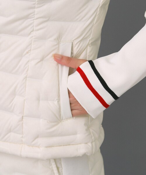 adabat（アダバット）の「EVEN 1月号掲載商品【ADABAT NAVY】2WAYストレッチダウンジャケット（ダウンジャケット/コート・レディース・ホワイト/ネイビー・42/40/38）」の8枚目の写真