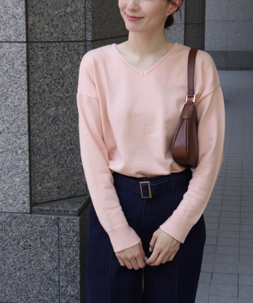 Pierrot(ピエロ)の「プレミアムカシミヤタッチVネックオーバーサイズニット(ニット/セーター・レディース・チャコール/ベージュ/インディゴブルー/ブラック/アイボリー/ピンク系その他・M/L)」の6枚目の写真