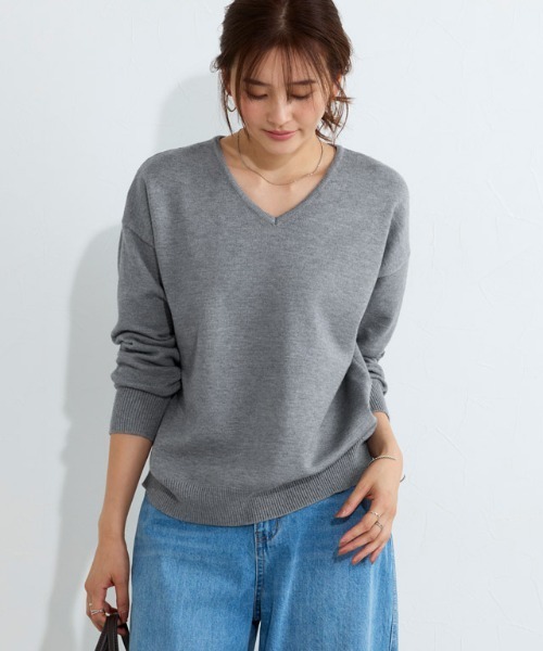 Pierrot(ピエロ)の「プレミアムカシミヤタッチVネックオーバーサイズニット(ニット/セーター・レディース・チャコール/ベージュ/インディゴブルー/ブラック/アイボリー/ピンク系その他・M/L)」の10枚目の写真