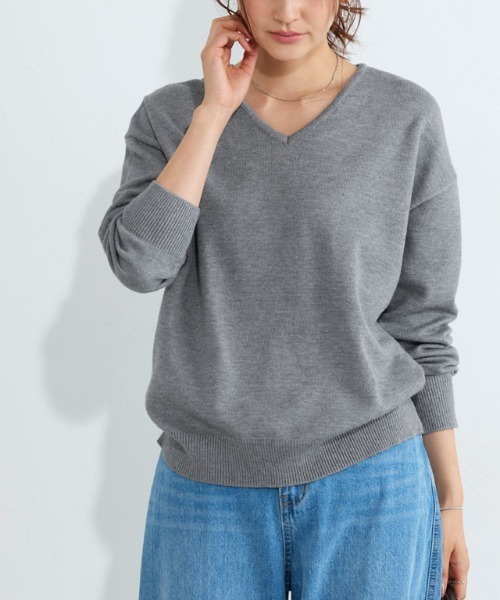 Pierrot(ピエロ)の「プレミアムカシミヤタッチVネックオーバーサイズニット(ニット/セーター・レディース・チャコール/ベージュ/インディゴブルー/ブラック/アイボリー/ピンク系その他・M/L)」の11枚目の写真