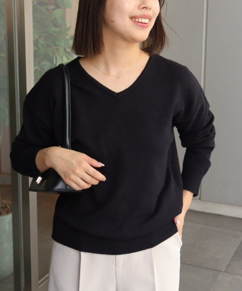Pierrot(ピエロ)の「プレミアムカシミヤタッチVネックオーバーサイズニット(ニット/セーター・レディース・チャコール/ベージュ/インディゴブルー/ブラック/アイボリー/ピンク系その他・M/L)」の17枚目の写真