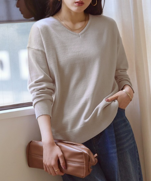 Pierrot(ピエロ)の「プレミアムカシミヤタッチVネックオーバーサイズニット(ニット/セーター・レディース・チャコール/ベージュ/インディゴブルー/ブラック/アイボリー/ピンク系その他・M/L)」の20枚目の写真