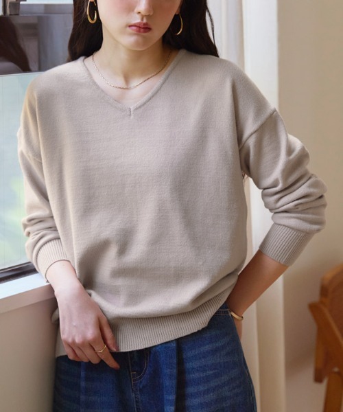 Pierrot(ピエロ)の「プレミアムカシミヤタッチVネックオーバーサイズニット(ニット/セーター・レディース・チャコール/ベージュ/インディゴブルー/ブラック/アイボリー/ピンク系その他・M/L)」の22枚目の写真