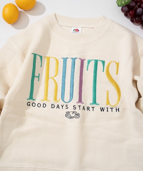 FRUIT OF THE LOOM（フルーツオブザルーム）の「【FRUIT OF THE LOOM】刺繍スウェット / キッズ / スウェット / ロゴプリント / ユニセックス（スウェット・キッズ・アイボリー/ブルー・110cm/130cm/150cm）」の7枚目の写真