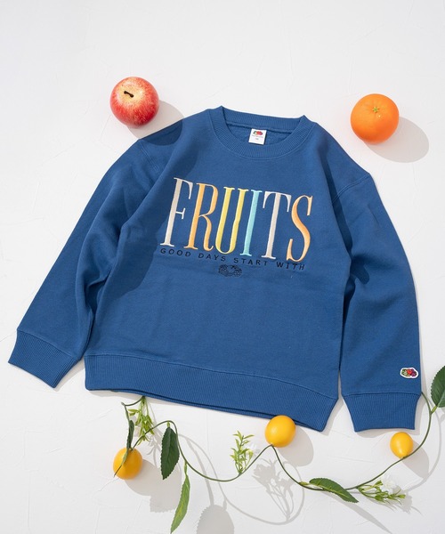 FRUIT OF THE LOOM（フルーツオブザルーム）の「【FRUIT OF THE LOOM】刺繍スウェット / キッズ / スウェット / ロゴプリント / ユニセックス（スウェット・キッズ・アイボリー/ブルー・110cm/130cm/150cm）」の4枚目の写真