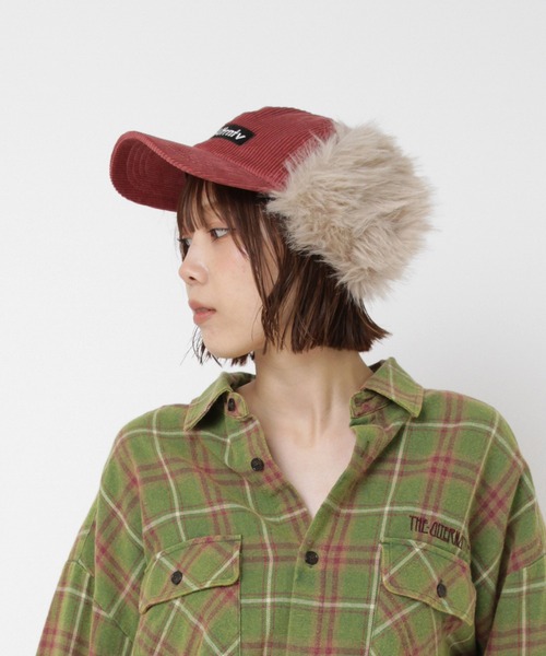 RNA（アールエヌエー）の「E5179 コーデュロイイヤーフラップCAP（キャップ・レディース・ブラウン/ピンク/スミクロ・FREE）」の3枚目の写真