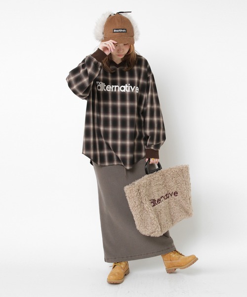 RNA（アールエヌエー）の「E5179 コーデュロイイヤーフラップCAP（キャップ・レディース・ブラウン/ピンク/スミクロ・FREE）」の6枚目の写真