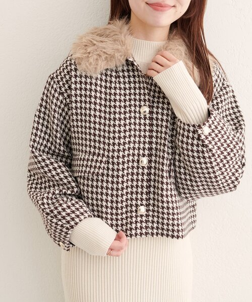 natural couture（ナチュラルクチュール）の「ファー衿付きショート丈ジャケット（その他アウター・レディース・その他1/ブラック/オフホワイト/ブラウン・FREE）」の7枚目の写真