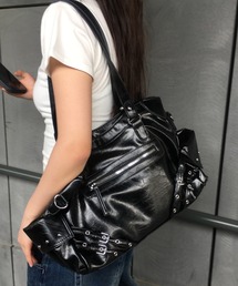 anyonemore（エニワンモア）の「anyonemore(エニワンモア)/2WAY 大容量 スタッズベルト ショルダーバッグ トートバッグ/Riva Glossy Stud 2way Bowsew Cross Shoulder Bag（ショルダーバッグ）」