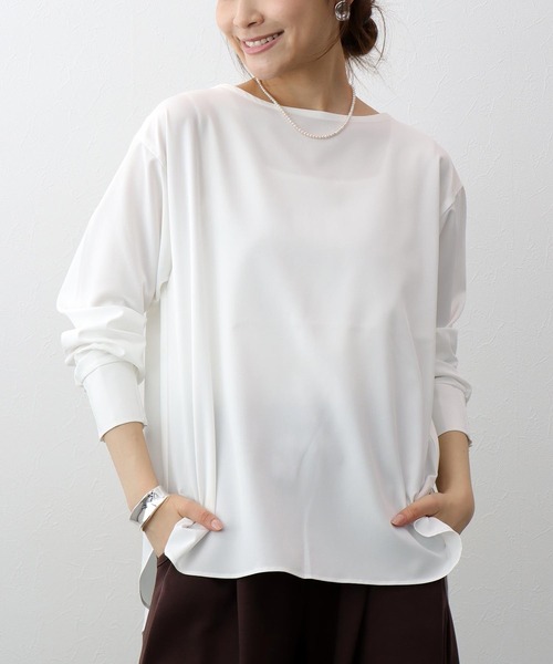 Jines(ジネス)の「シャーリングカフスブラウウス(シャツ/ブラウス・レディース・ブラック/ホワイト・38)」の2枚目の写真