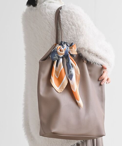 rps(アールピーエス)の「フェイクレザーショルダーBAG(ショルダーバッグ・レディース・アイボリー/ブラック/ボルドー/ブラウン/モカ・フリー)」の4枚目の写真