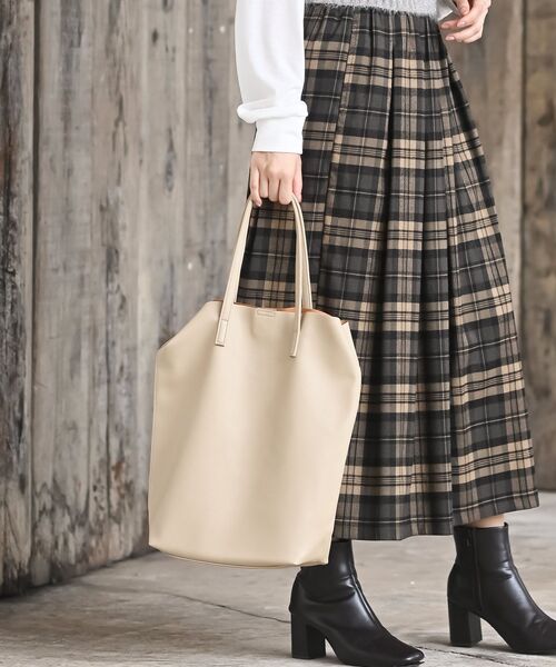 rps(アールピーエス)の「フェイクレザーショルダーBAG(ショルダーバッグ・レディース・アイボリー/ブラック/ボルドー/ブラウン/モカ・フリー)」の7枚目の写真