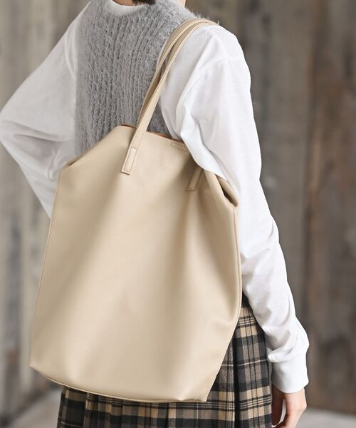 rps(アールピーエス)の「フェイクレザーショルダーBAG(ショルダーバッグ・レディース・アイボリー/ブラック/ボルドー/ブラウン/モカ・フリー)」の8枚目の写真