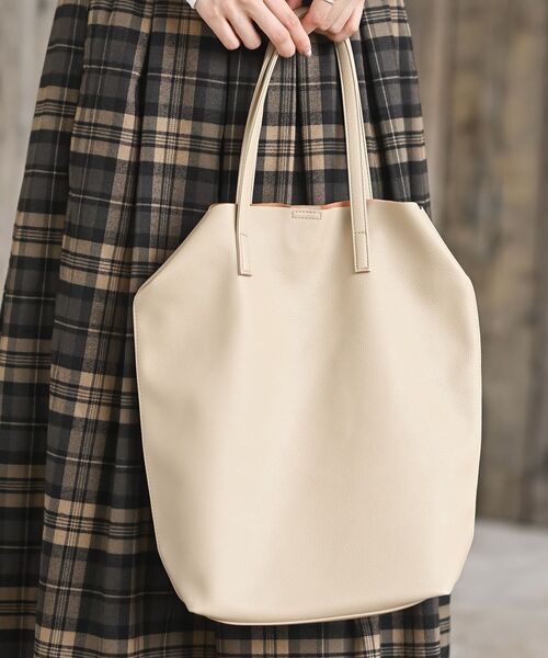 rps(アールピーエス)の「フェイクレザーショルダーBAG(ショルダーバッグ・レディース・アイボリー/ブラック/ボルドー/ブラウン/モカ・フリー)」の9枚目の写真