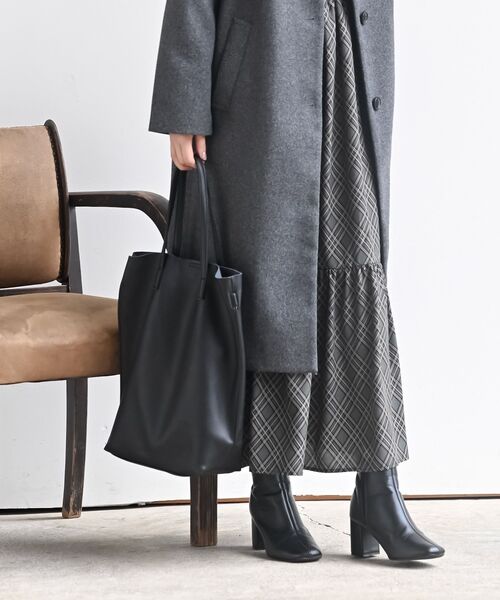 rps(アールピーエス)の「フェイクレザーショルダーBAG(ショルダーバッグ・レディース・アイボリー/ブラック/ボルドー/ブラウン/モカ・フリー)」の12枚目の写真