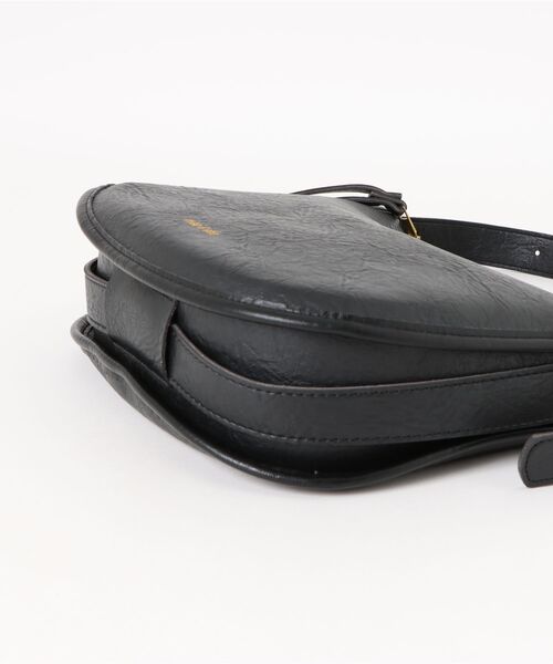 florist(フローリスト)の「2WAY/3WAY ヴィンテージレザー調ラウンドショルダーバッグ(ショルダーバッグ・レディース・アッシュブラウン/モカ/ブラック・FREE)」の5枚目の写真