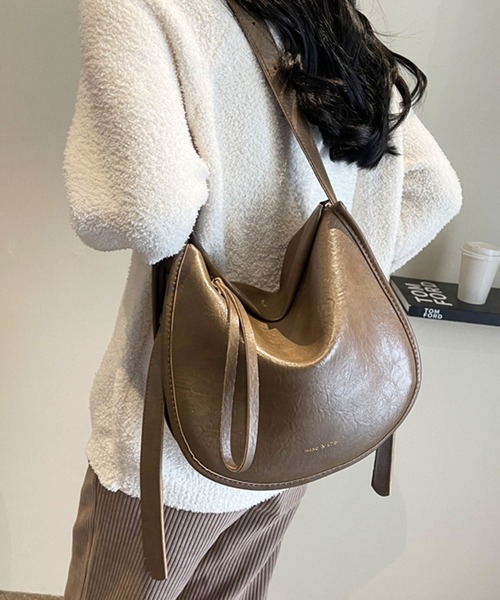 florist(フローリスト)の「2WAY/3WAY ヴィンテージレザー調ラウンドショルダーバッグ(ショルダーバッグ・レディース・アッシュブラウン/モカ/ブラック・FREE)」の3枚目の写真