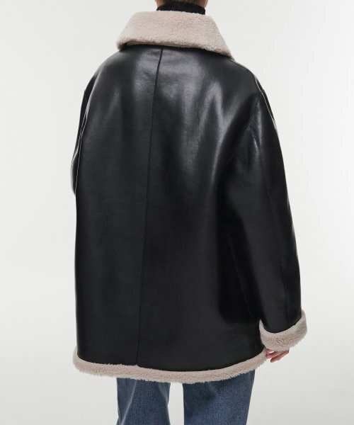 MUSINSA STANDARD WOMAN（ムシンサスタンダードウーマン）の「ウィメンズリバーシブル合成皮革シアリングハーフコート[ブラック]（ムートンコート・レディース・その他・MEDIUM/SMALL）」の16枚目の写真