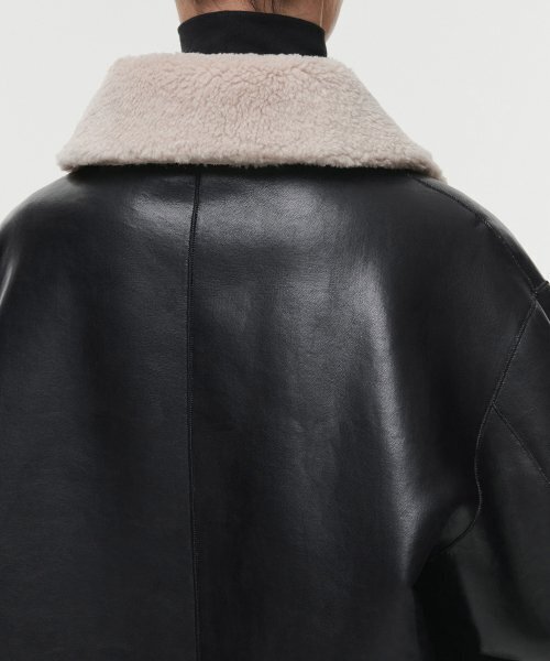 MUSINSA STANDARD WOMAN（ムシンサスタンダードウーマン）の「ウィメンズリバーシブル合成皮革シアリングハーフコート[ブラック]（ムートンコート・レディース・その他・MEDIUM/SMALL）」の18枚目の写真