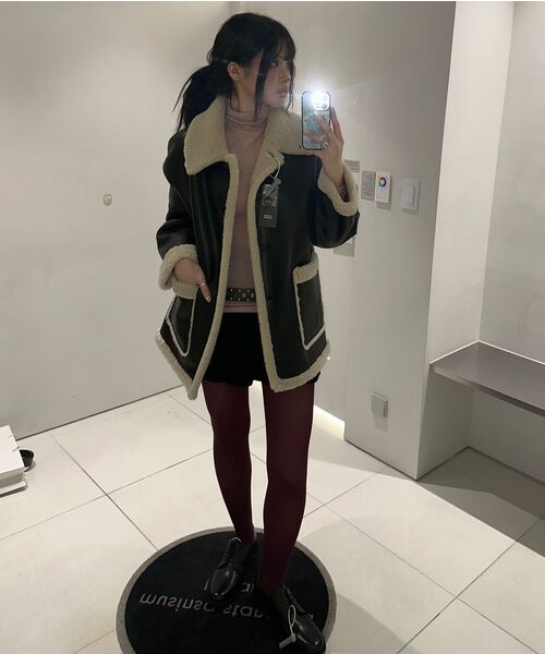 MUSINSA STANDARD WOMAN（ムシンサスタンダードウーマン）の「ウィメンズリバーシブル合成皮革シアリングハーフコート[ブラック]（ムートンコート・レディース・その他・MEDIUM/SMALL）」の2枚目の写真