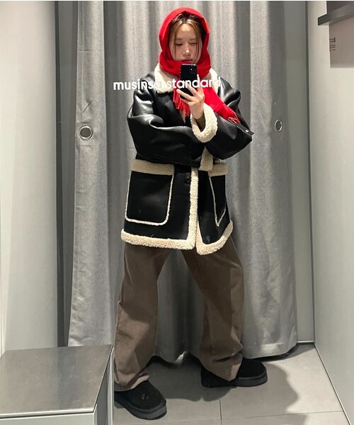 MUSINSA STANDARD WOMAN（ムシンサスタンダードウーマン）の「ウィメンズリバーシブル合成皮革シアリングハーフコート[ブラック]（ムートンコート・レディース・その他・MEDIUM/SMALL）」の7枚目の写真