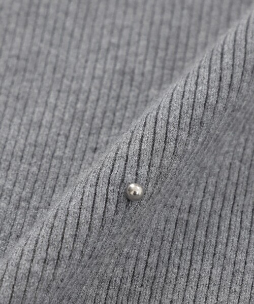 CAST:（キャストコロン）の「【1枚で着映える】スタッズタートルニット（ニット/セーター・レディース・ブラウン系その他5/ブラック/グレー/オフホワイト・M）」の13枚目の写真