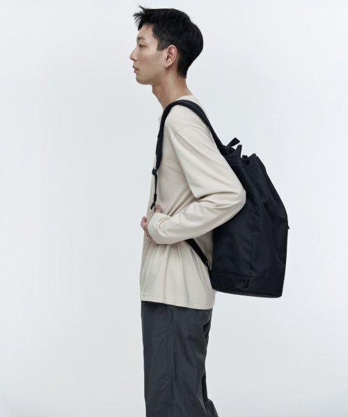 MUSINSA STANDARD（ムシンサスタンダード）の「ナイロンダッフルスリングバッグ[ブラック]（メッセンジャーバッグ・レディース・その他・FREE）」の17枚目の写真