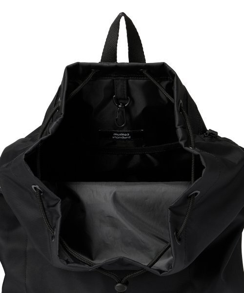 MUSINSA STANDARD（ムシンサスタンダード）の「ナイロンダッフルスリングバッグ[ブラック]（メッセンジャーバッグ・レディース・その他・FREE）」の7枚目の写真