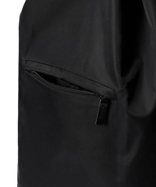MUSINSA STANDARD（ムシンサスタンダード）の「ナイロンダッフルスリングバッグ[ブラック]（メッセンジャーバッグ・レディース・その他・FREE）」の6枚目の写真