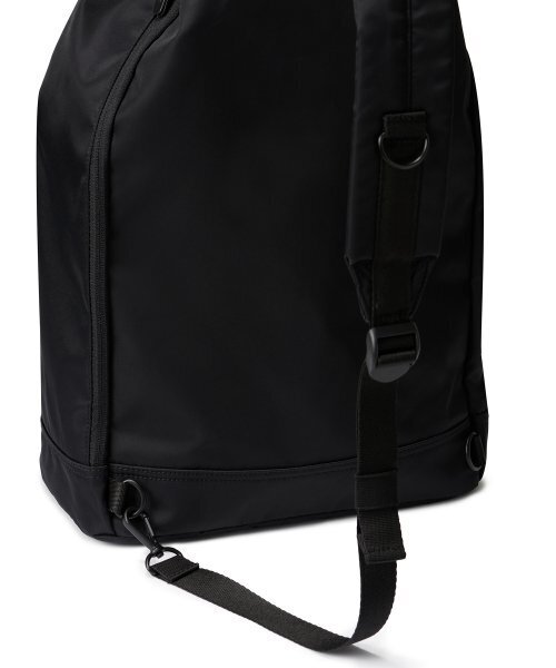 MUSINSA STANDARD（ムシンサスタンダード）の「ナイロンダッフルスリングバッグ[ブラック]（メッセンジャーバッグ・レディース・その他・FREE）」の3枚目の写真