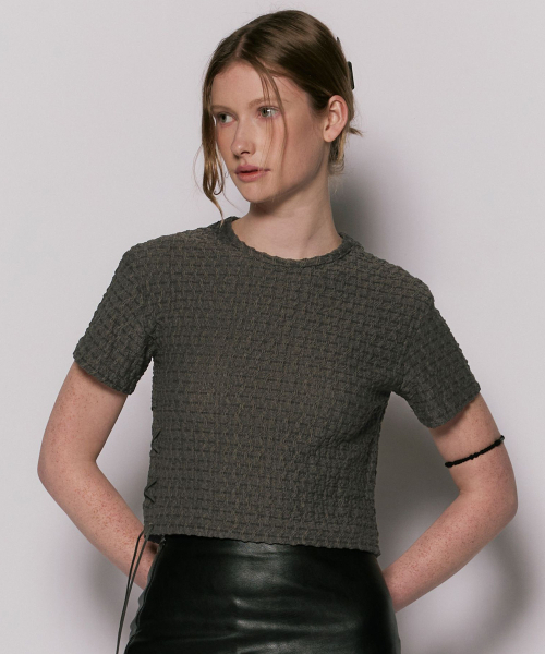 WESLEYHYUSTON(ウェズリーユーストン)の「Suede string side detail crop knit dark grey(Tシャツ/カットソー・レディース・その他・SMALL/MEDIUM)」の1枚目の写真