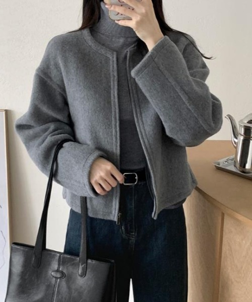 semplice(センプリチェ)の「丸首の毛はファスナー付きショート丈コート女(その他アウター・レディース・ベージュ/ブラウン/グレー・F)」の6枚目の写真