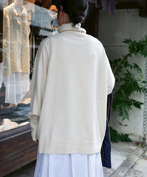 JOURNAL STANDARD LUXE（ジャーナルスタンダード　ラックス）の「カシミヤ タートルネックプルオーバー（ニット/セーター・レディース・チャコールグレー/ホワイト/ブラウン/スカイブルー・FREE）」の7枚目の写真