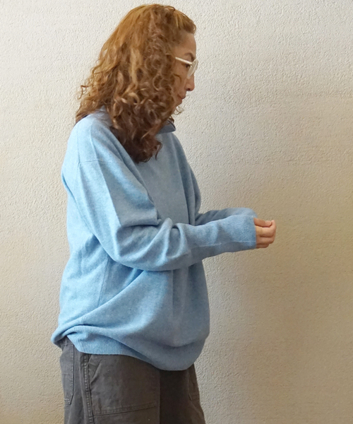 JOURNAL STANDARD LUXE（ジャーナルスタンダード　ラックス）の「カシミヤ タートルネックプルオーバー（ニット/セーター・レディース・チャコールグレー/ホワイト/ブラウン/スカイブルー・FREE）」の15枚目の写真