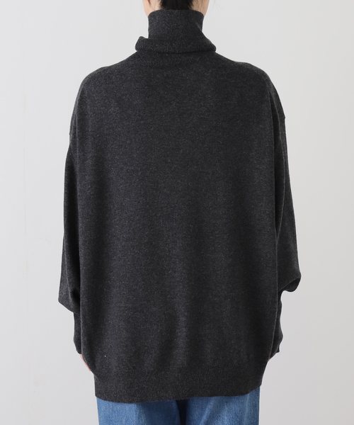 JOURNAL STANDARD LUXE（ジャーナルスタンダード　ラックス）の「カシミヤ タートルネックプルオーバー（ニット/セーター・レディース・チャコールグレー/ホワイト/ブラウン/スカイブルー・FREE）」の21枚目の写真