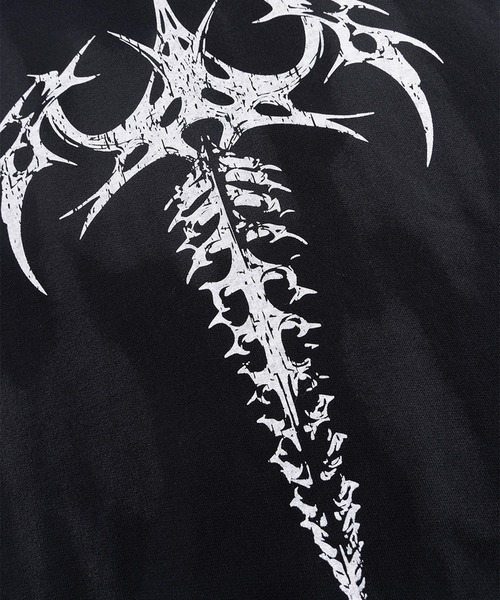 SUPPLIER（サプライヤー）の「SUPPLIER/サプライヤー Tribal Bones Pierced Zip Hoodie トライバル柄 オリジナルピアス付き フーディー（パーカー・メンズ・ブラック/グレー・M/L/XL）」の4枚目の写真