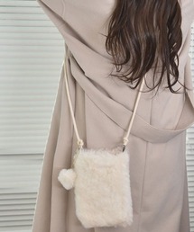 【float】ふわふわ ファー チャーム付きミニショルダーバッグ【6色展開】
