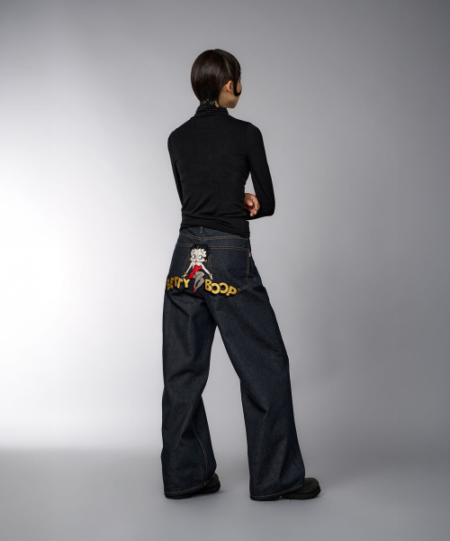 LAUGHER(ラファー)の「CARGO DENIM Pants - DEEP BLUE(デニムパンツ・レディース・その他・MEDIUM/LARGE)」の7枚目の写真