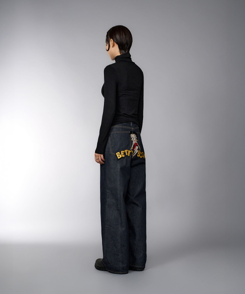 LAUGHER(ラファー)の「CARGO DENIM Pants - DEEP BLUE(デニムパンツ・レディース・その他・MEDIUM/LARGE)」の11枚目の写真