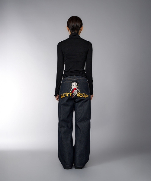 LAUGHER(ラファー)の「CARGO DENIM Pants - DEEP BLUE(デニムパンツ・レディース・その他・MEDIUM/LARGE)」の13枚目の写真