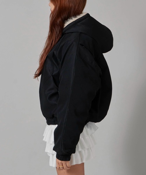 Chick（チック）の「Faux Fur Padded Jacket / 中綿入り マウンテンカービング ワークジャケット（ダウンジャケット/コート・レディース・ブラック/ライトグレー・FREE）」の3枚目の写真