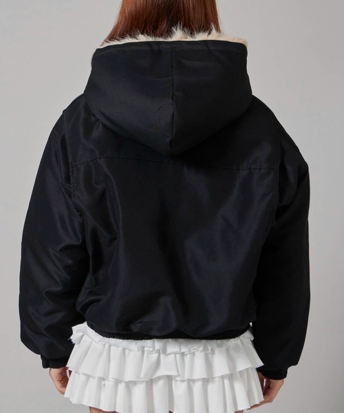 Chick（チック）の「Faux Fur Padded Jacket / 中綿入り マウンテンカービング ワークジャケット（ダウンジャケット/コート・レディース・ブラック/ライトグレー・FREE）」の4枚目の写真